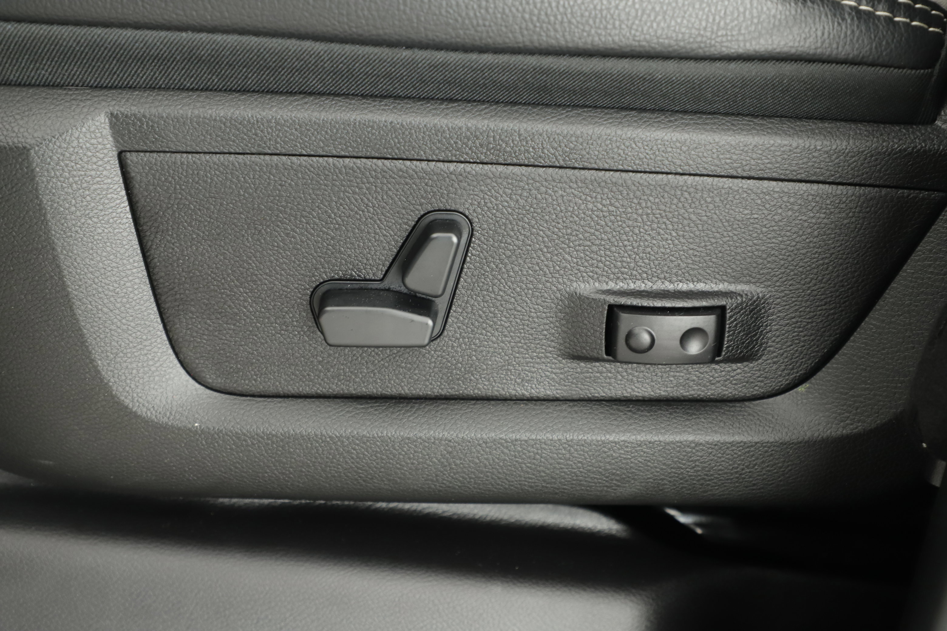 Used 2025 RAM 2500 Laramie image 9