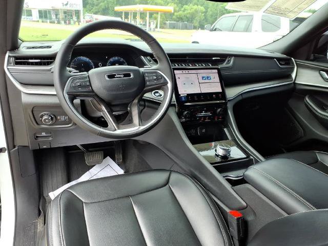 Used 2024 Jeep Grand Cherokee L Limited w/ Black Appearance Package RWD image 18