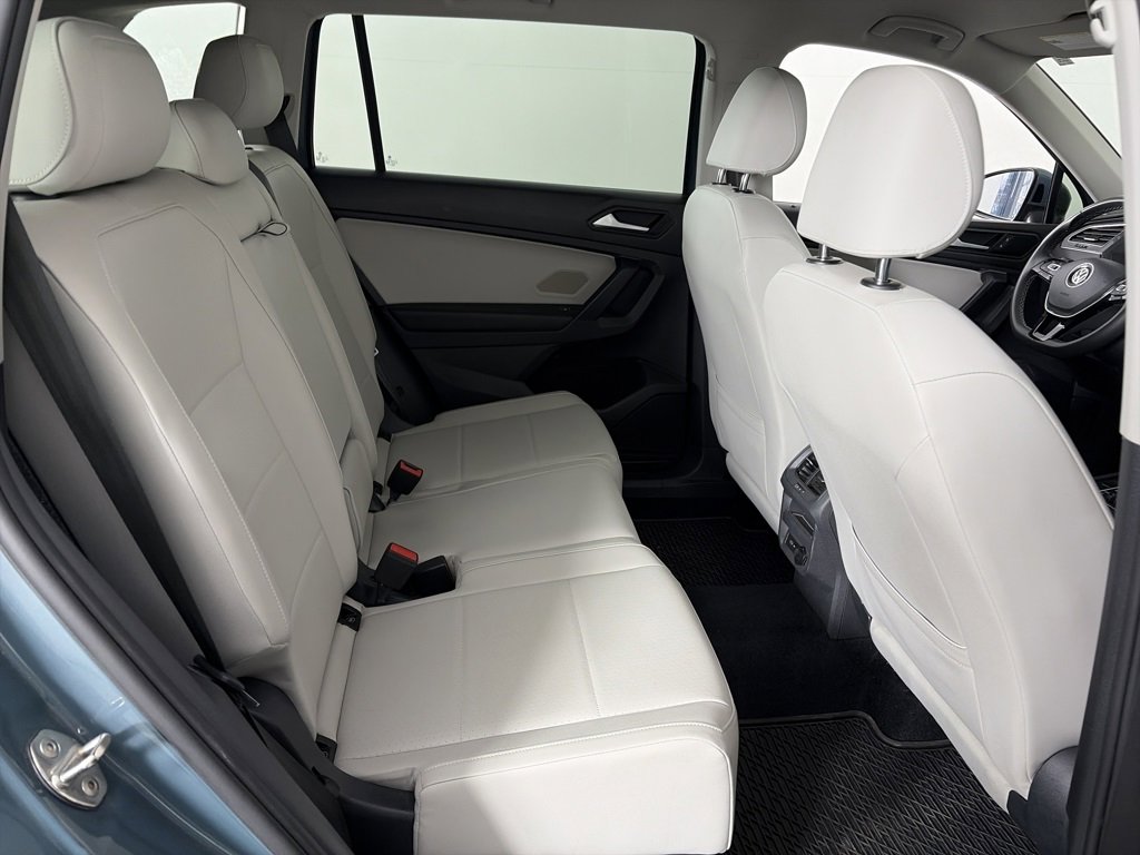 Used 2021 Volkswagen Tiguan SE image 29