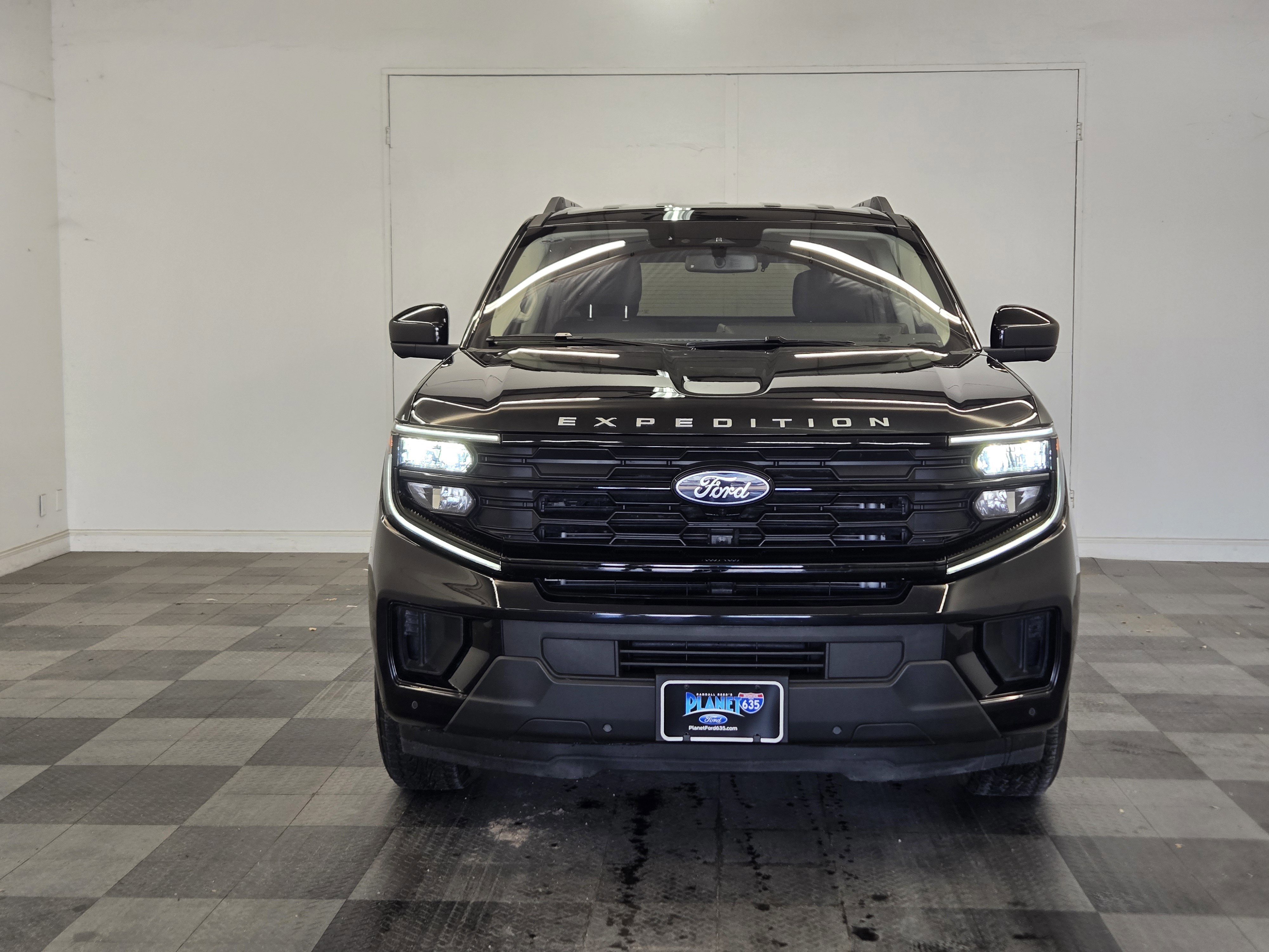 Certified 2025 Ford Expedition Active image 7