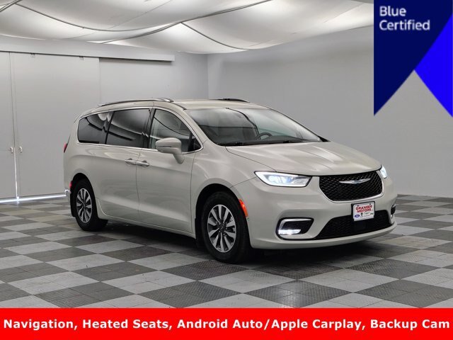 Used 2021 Chrysler Pacifica Touring-L w/ Uconnect Theater Family Group