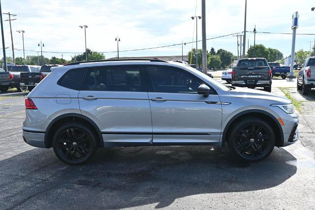 Used 2022 Volkswagen Tiguan SE R-Line AWD/4WD image 8