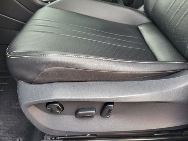 Used 2022 Volkswagen Tiguan SE w/ Panoramic Sunroof Package AWD/4WD image 25