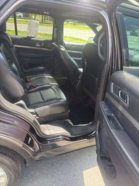 Certified 2019 Ford Explorer XLT w/ Equipment Group 202A AWD/4WD image 19