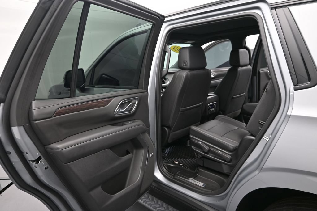 Used 2024 Chevrolet Tahoe Z71 w/ Luxury Package AWD/4WD image 13
