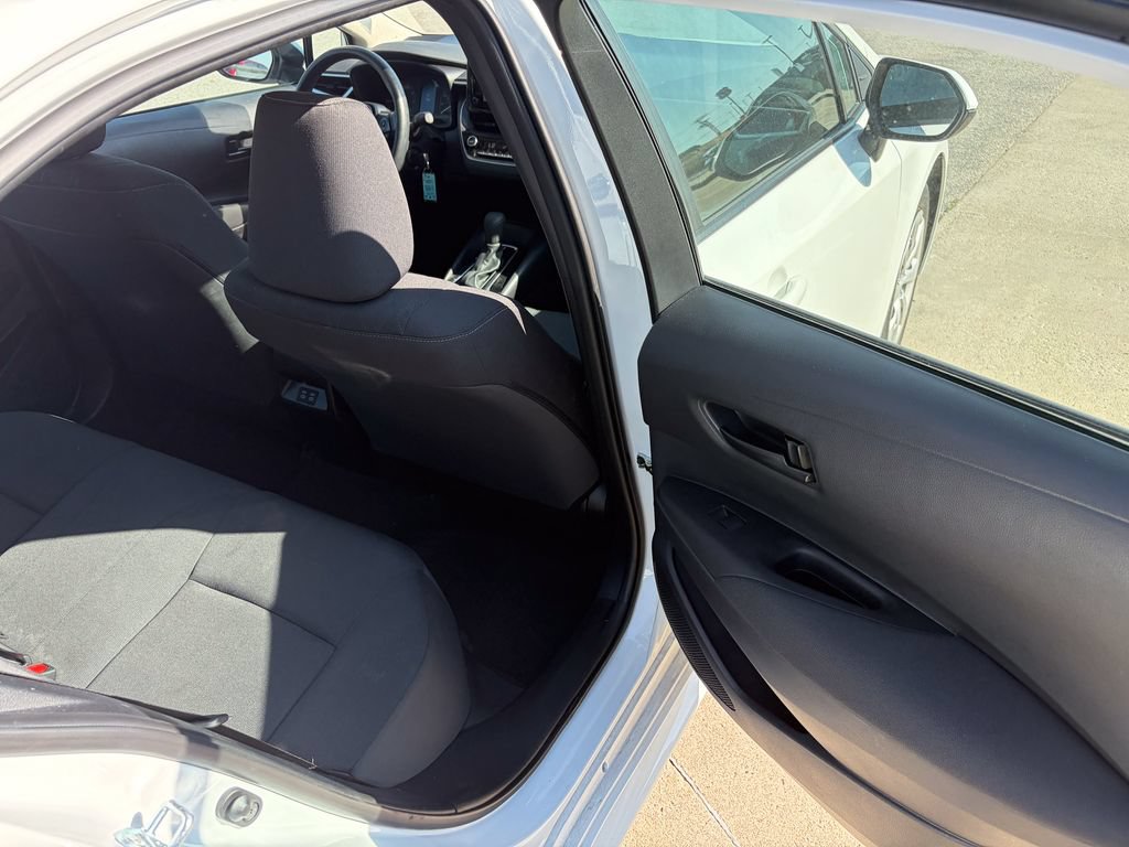 Used 2025 Toyota Corolla LE FWD image 15