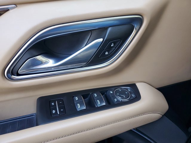 Used 2023 Chevrolet Suburban Premier image 12