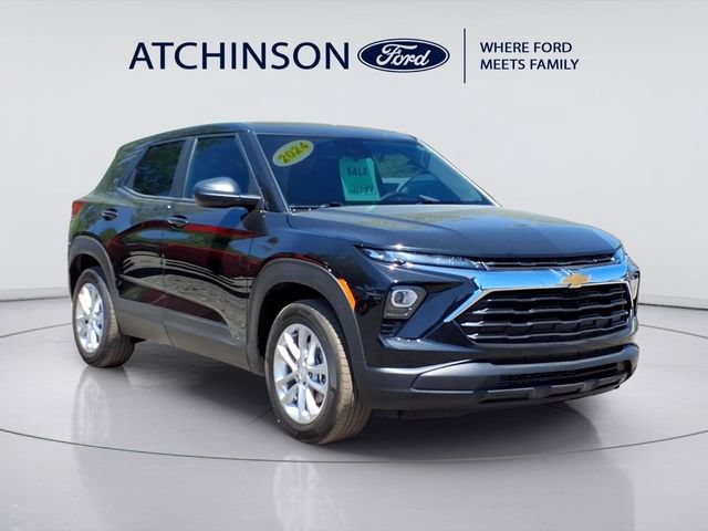 Used 2024 Chevrolet TrailBlazer LS w/ LS Convenience Package FWD image 3