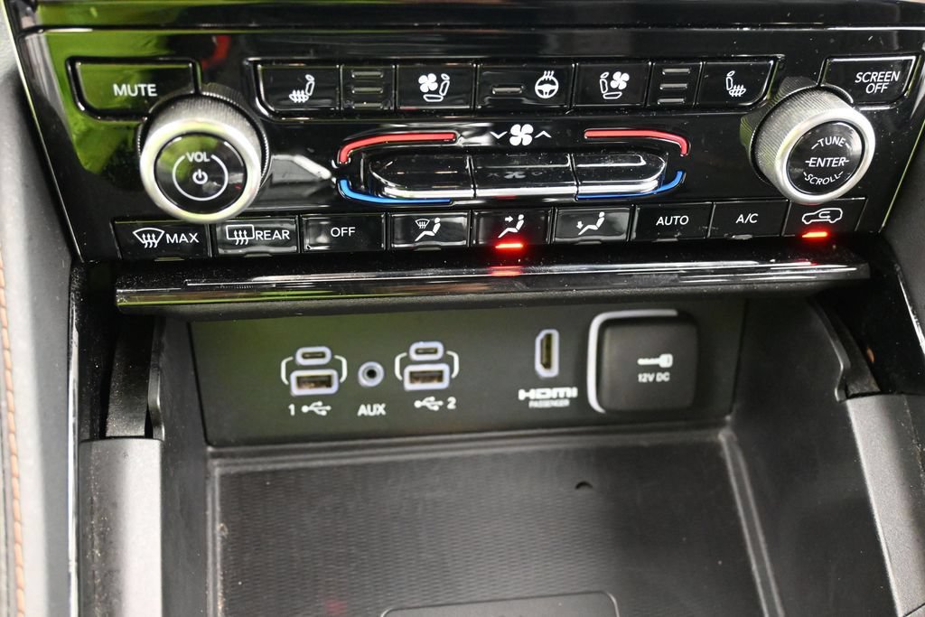 Used 2023 Jeep Grand Cherokee L Summit AWD/4WD image 14