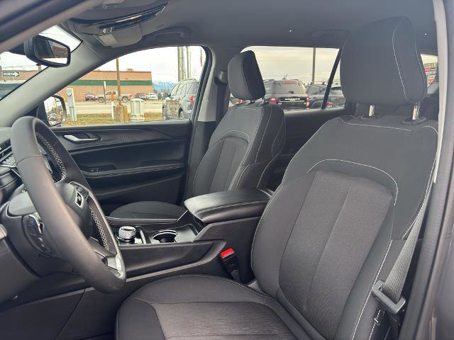 Used 2024 Jeep Grand Cherokee L Laredo image 11