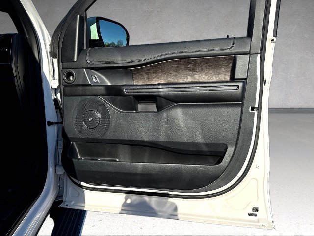 Certified 2019 Ford Expedition Limited w/ Special Edition Package AWD/4WD image 33
