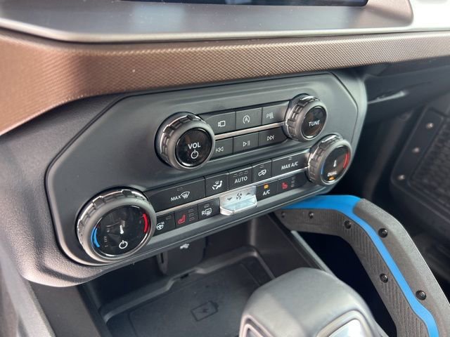Certified 2022 Ford Bronco Outer Banks w/ Sasquatch Package AWD/4WD image 15