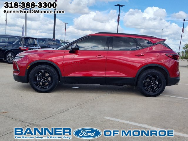 Used 2024 Chevrolet Blazer LT w/ Convenience Package FWD image 3