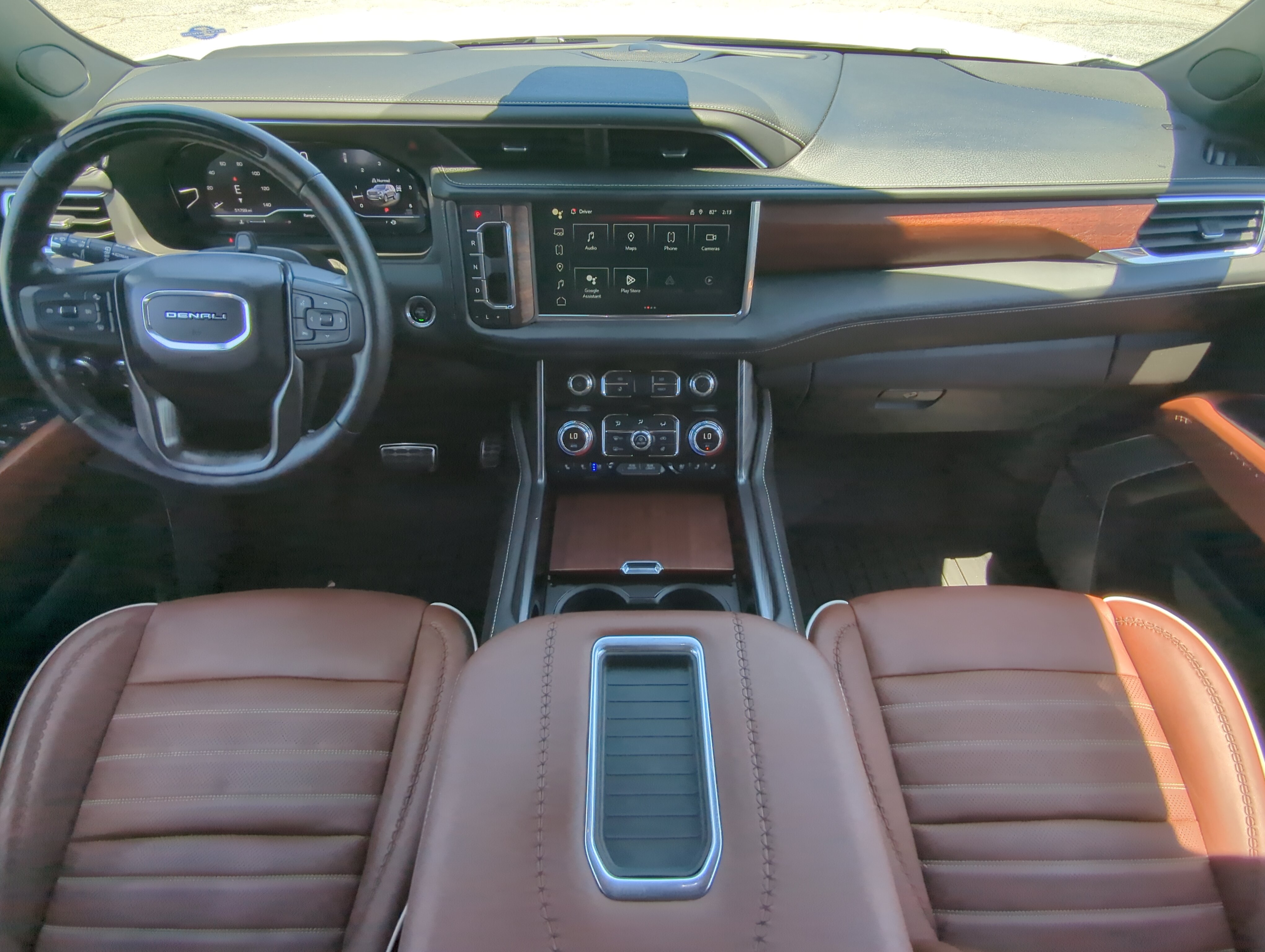 Used 2023 GMC Yukon XL Denali Ultimate AWD/4WD image 13