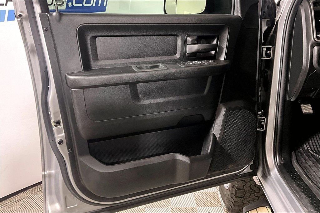Used 2022 RAM 2500 Tradesman w/ Chrome Appearance Group AWD/4WD image 18