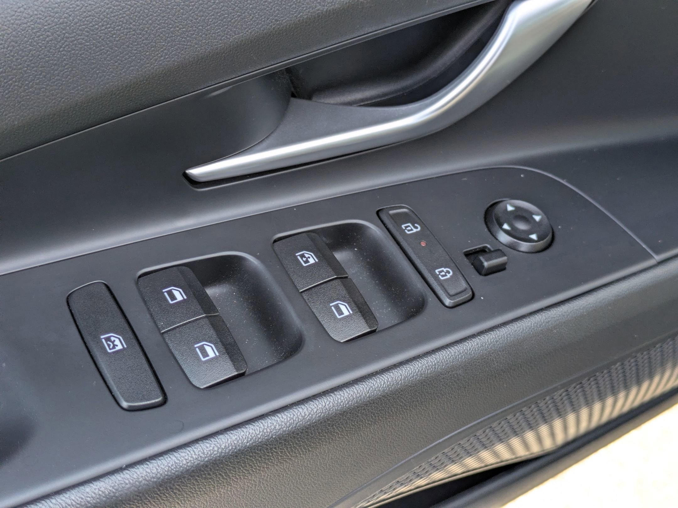 Used 2024 Hyundai Elantra Limited image 11