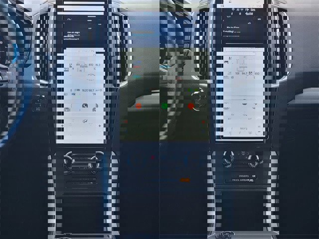 Certified 2024 Ford Edge SE w/ Black Appearance Package image 27