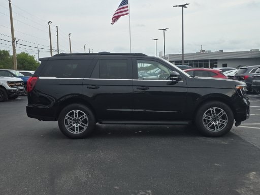 Certified 2025 Ford Expedition Active RWD image 2
