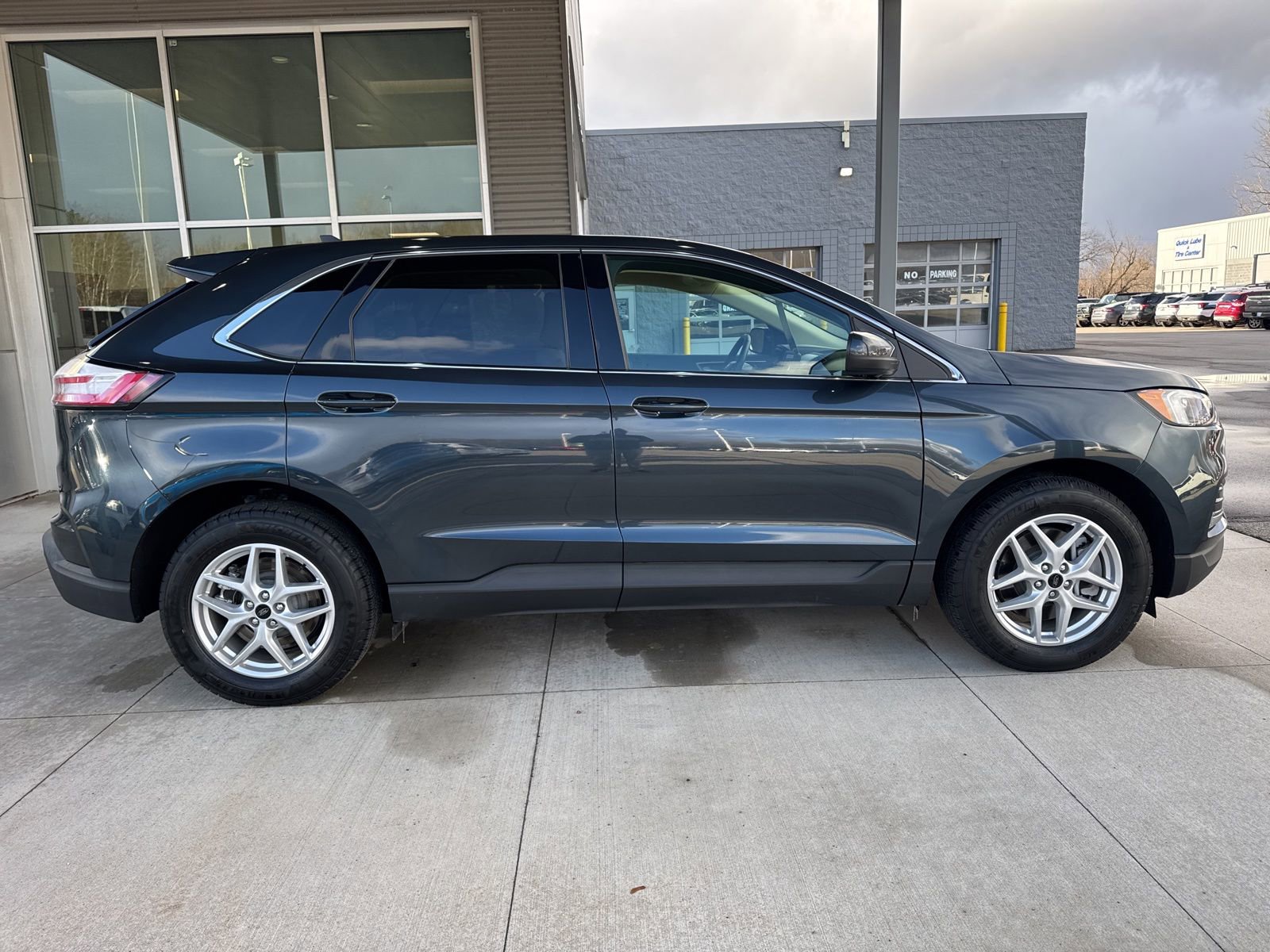 Certified 2024 Ford Edge SEL w/ Convenience Package image 9