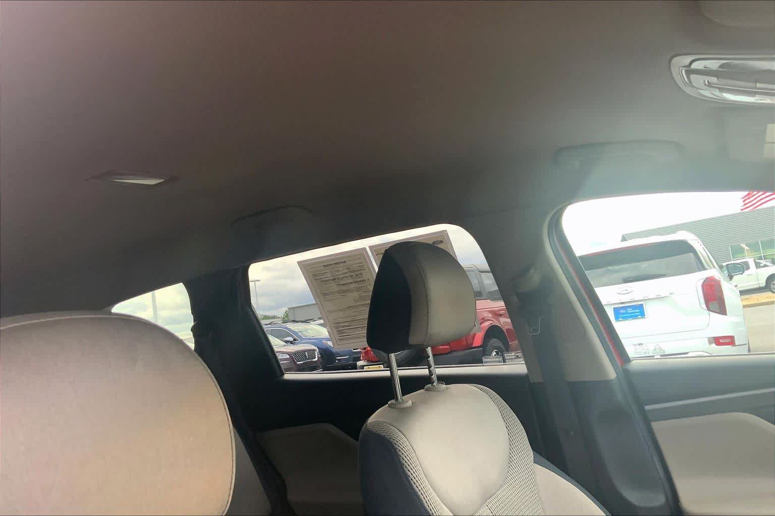 Used 2019 Hyundai Santa Fe SEL FWD image 12