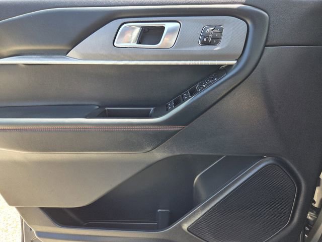 Certified 2025 Ford Explorer ST-Line w/ Premium Package RWD image 23