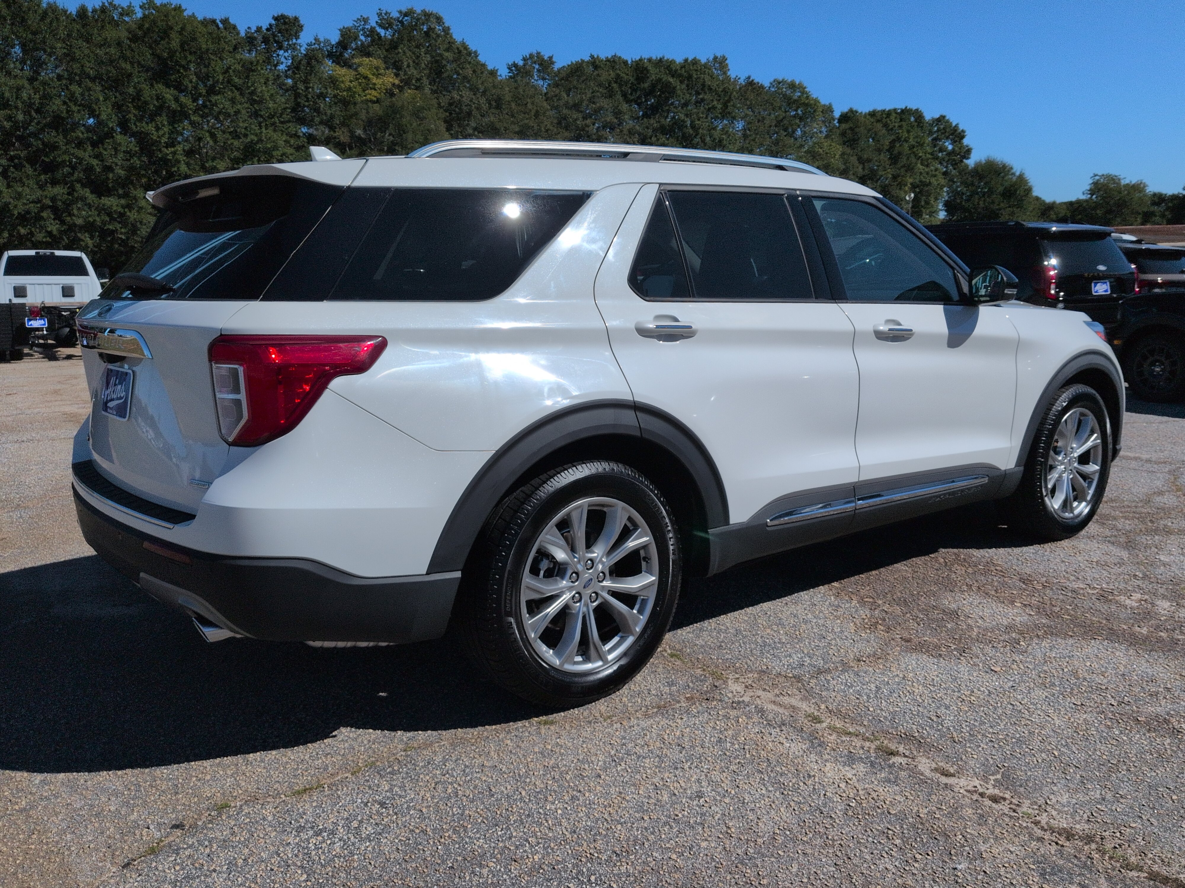 Certified 2020 Ford Explorer Limited RWD image 3