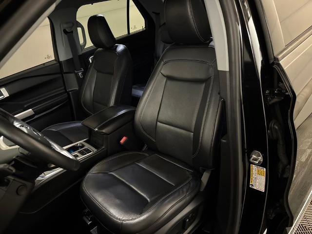 Certified 2021 Ford Explorer Limited w/ Equipment Group 301A image 17