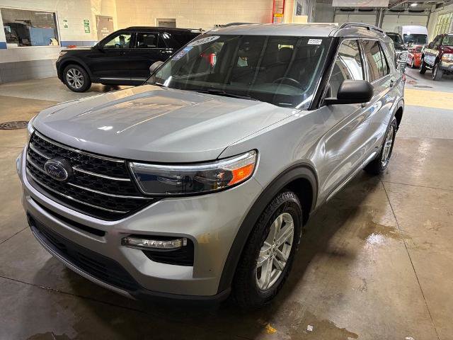 Certified 2023 Ford Explorer XLT w/ Equipment Group 202A AWD/4WD image 4