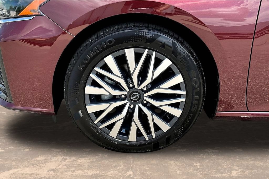Used 2025 Nissan Altima 2.5 SV FWD image 34