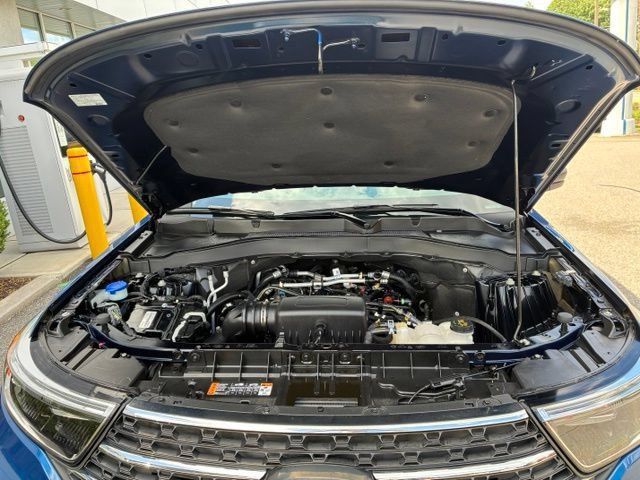 Certified 2023 Ford Explorer XLT w/ Equipment Group 202A AWD/4WD image 19