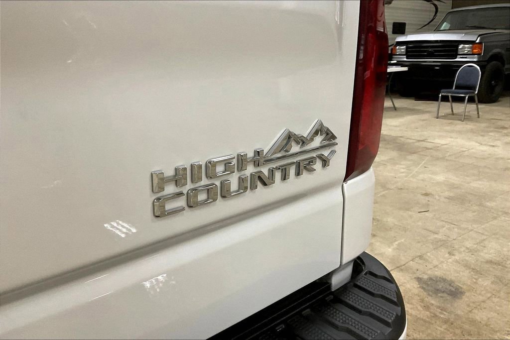 Used 2024 Chevrolet Silverado 1500 High Country w/ High Country Premium Package image 10