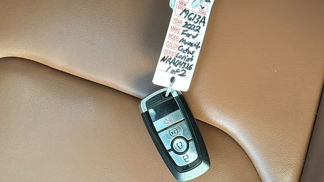 Certified 2022 Ford Maverick Lariat w/ Lariat Luxury Package image 31