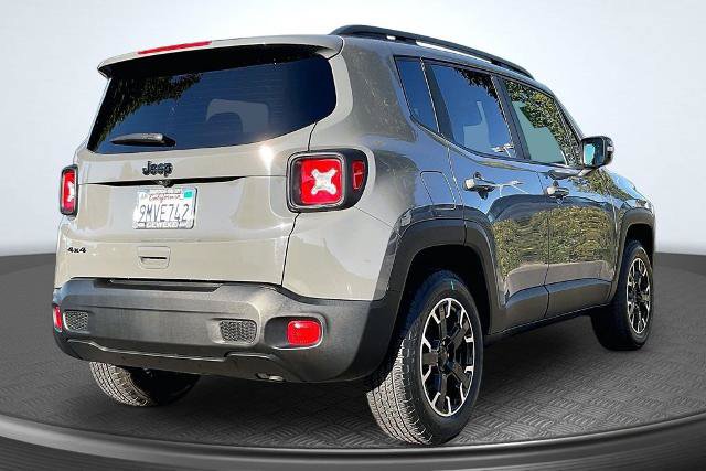 Used 2023 Jeep Renegade Latitude AWD/4WD image 2