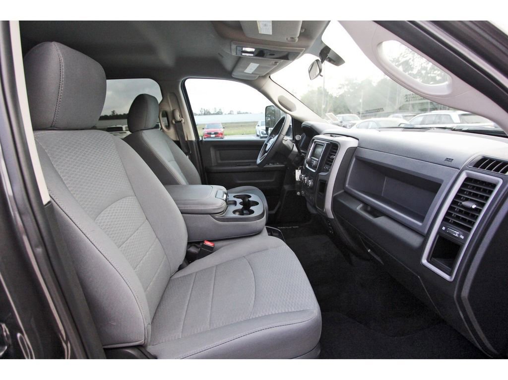 Used 2018 RAM 2500 Tradesman w/ Chrome Appearance Group image 27