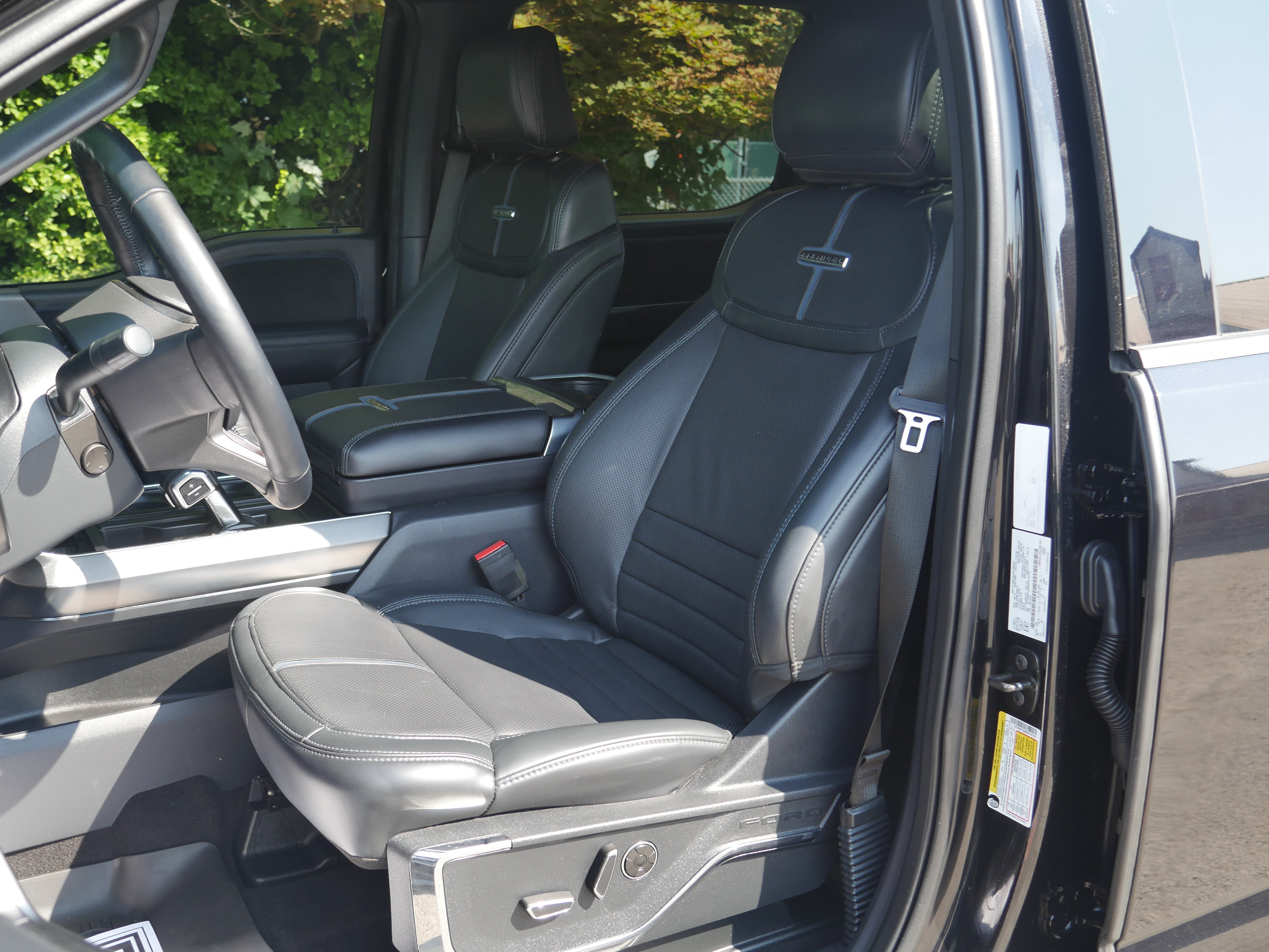Certified 2024 Ford F150 Platinum w/ FX4 Off-Road Package AWD/4WD image 39