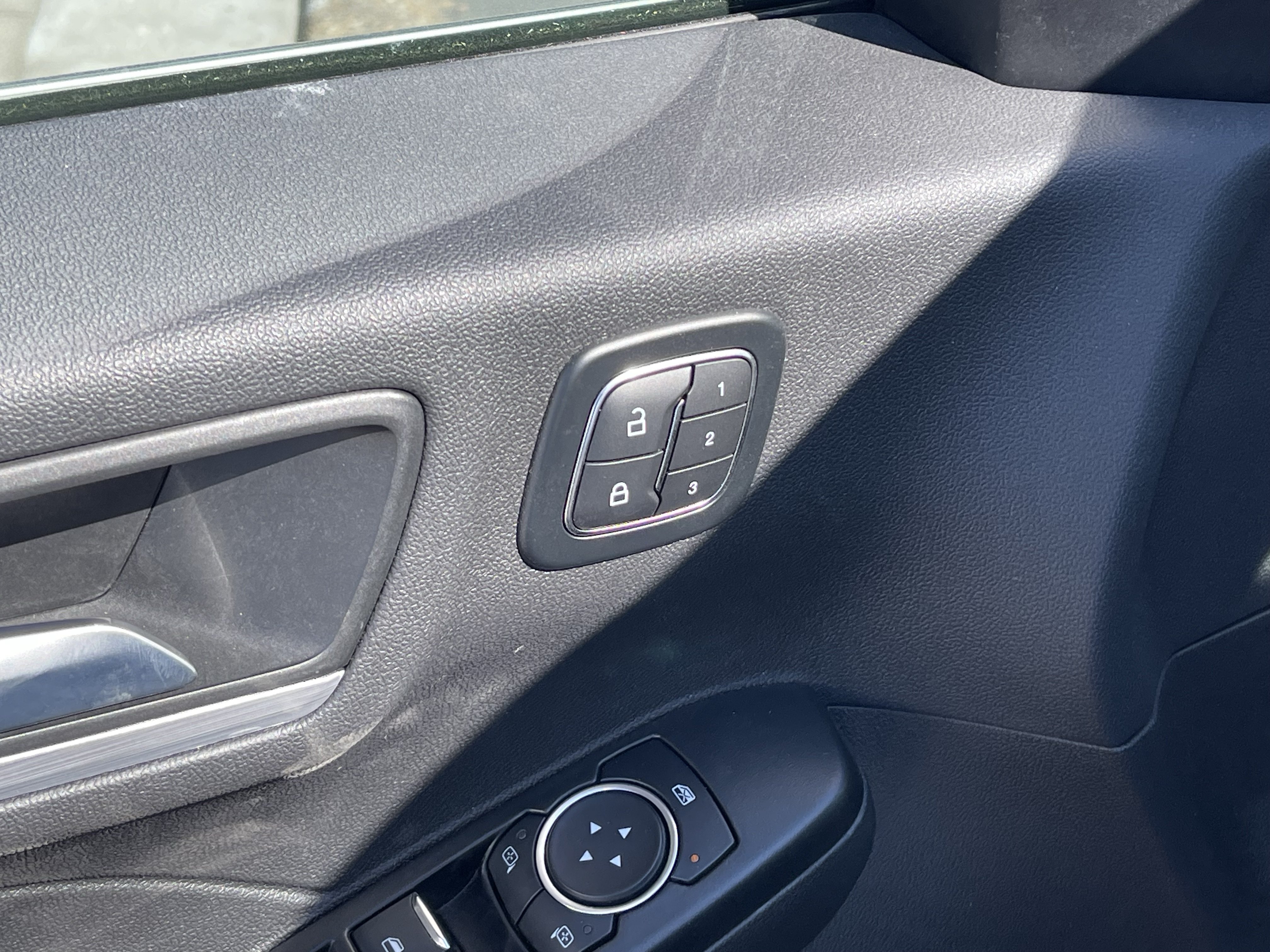 Certified 2025 Ford Escape Platinum AWD/4WD image 13