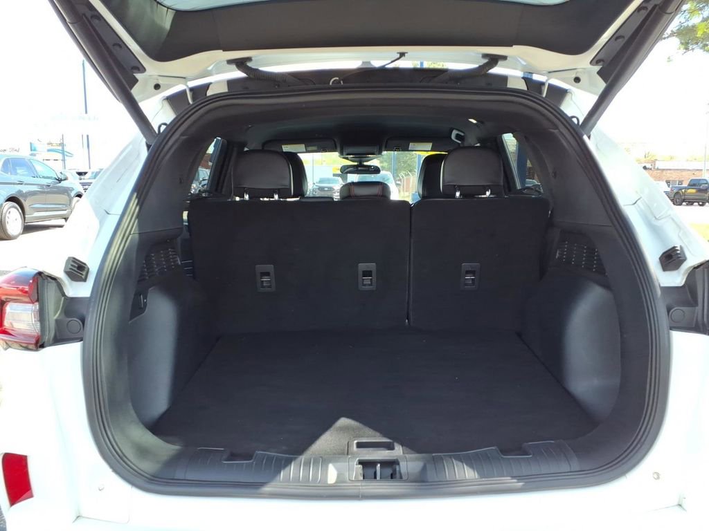 Certified 2024 Ford Escape ST-Line w/ Tech Pack #1 AWD/4WD image 9
