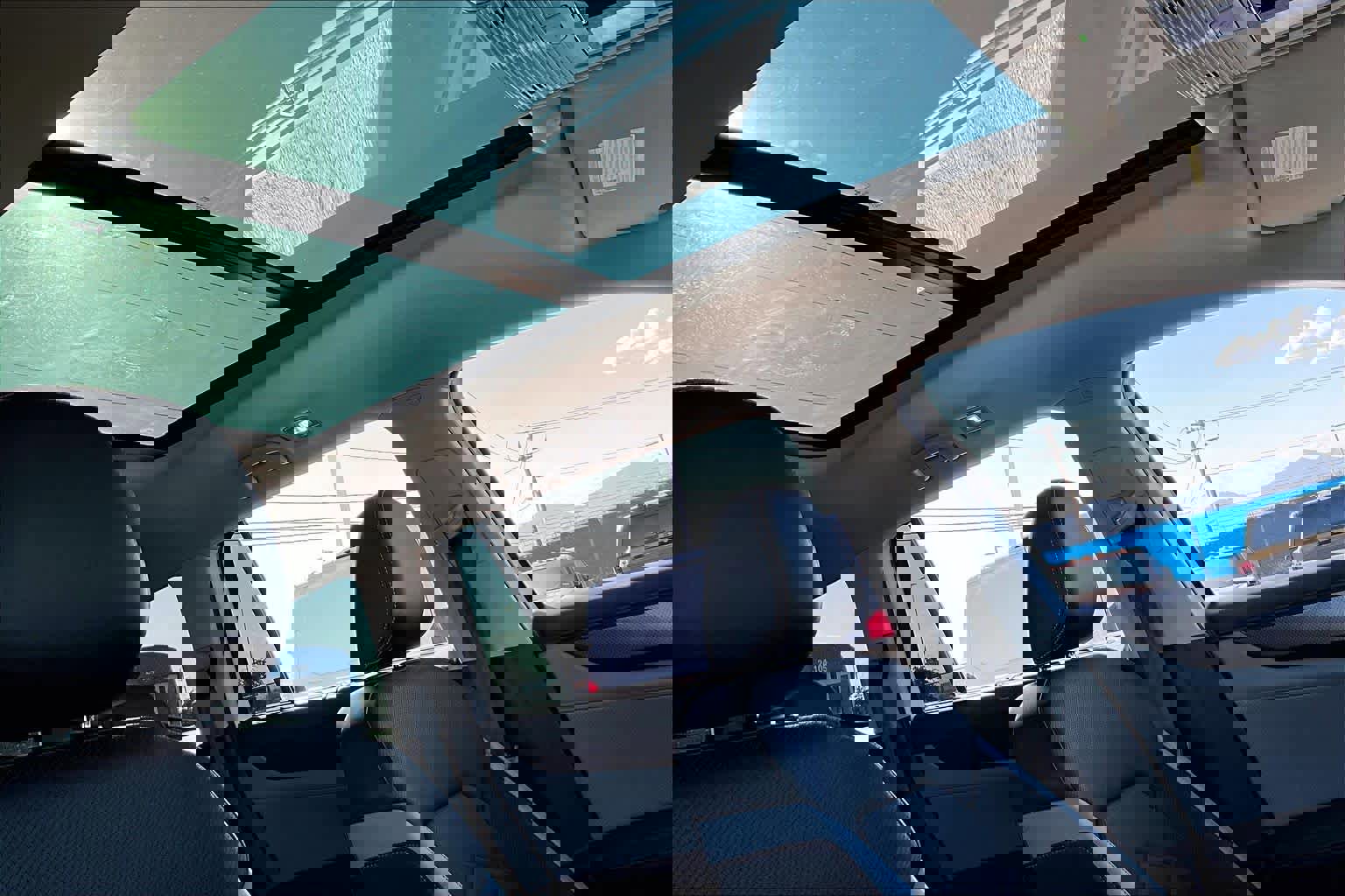 Used 2024 Volkswagen Atlas Peak Edition SE AWD/4WD image 13