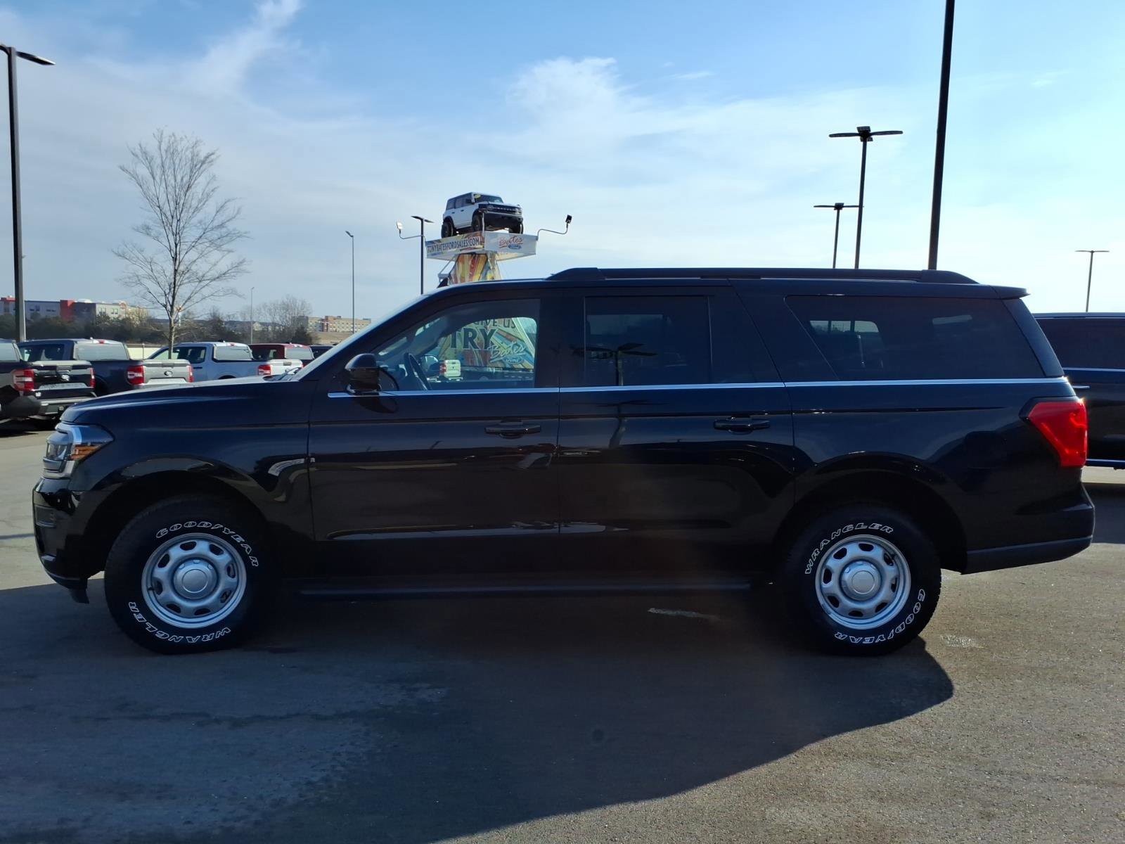 Certified 2023 Ford Expedition Max XL image 2