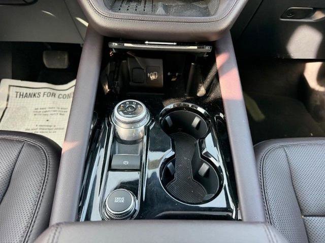 Certified 2025 Ford Explorer Platinum w/ LUX Leather Package image 21