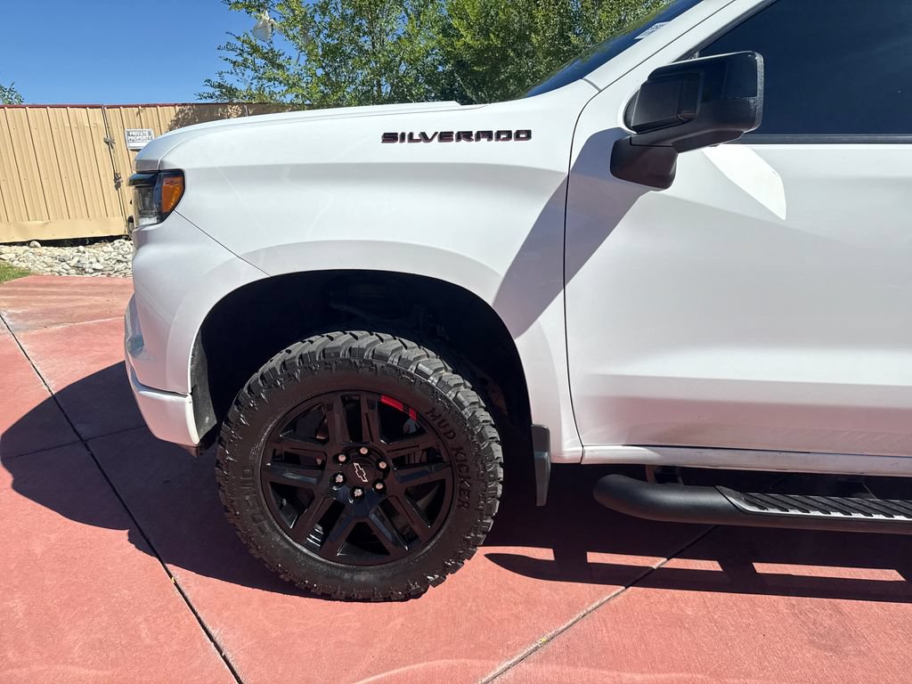Used 2023 Chevrolet Silverado 1500 RST w/ Redline Edition AWD/4WD image 32