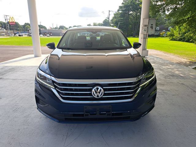 Used 2020 Volkswagen Passat 2.0T SEL FWD image 2