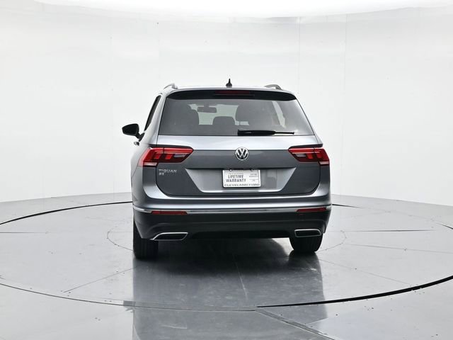 Used 2020 Volkswagen Tiguan SE w/ Panoramic Sunroof Package image 8