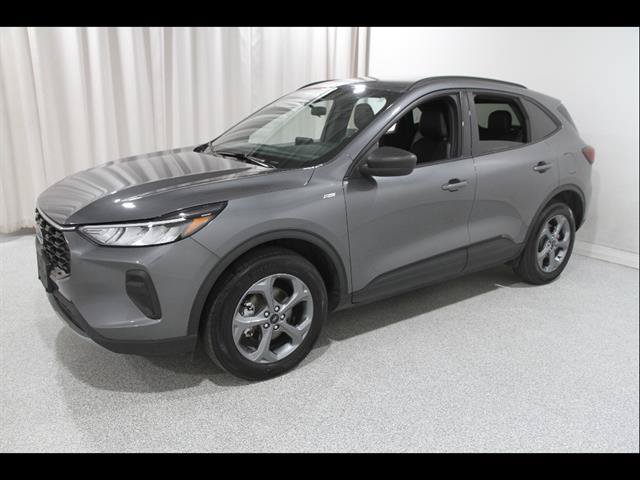 Certified 2025 Ford Escape ST-Line AWD/4WD image 3