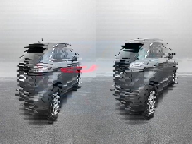 Certified 2024 Ford Edge SEL image 3