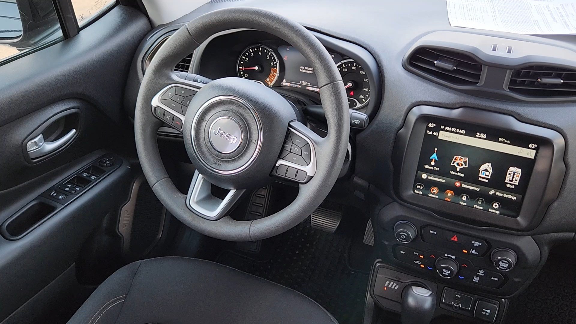 Used 2023 Jeep Renegade Latitude AWD/4WD image 5