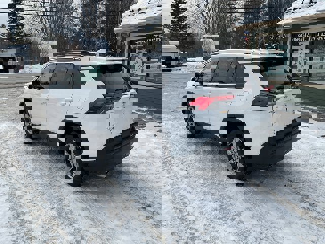 Used 2023 Toyota RAV4 XLE AWD/4WD image 5