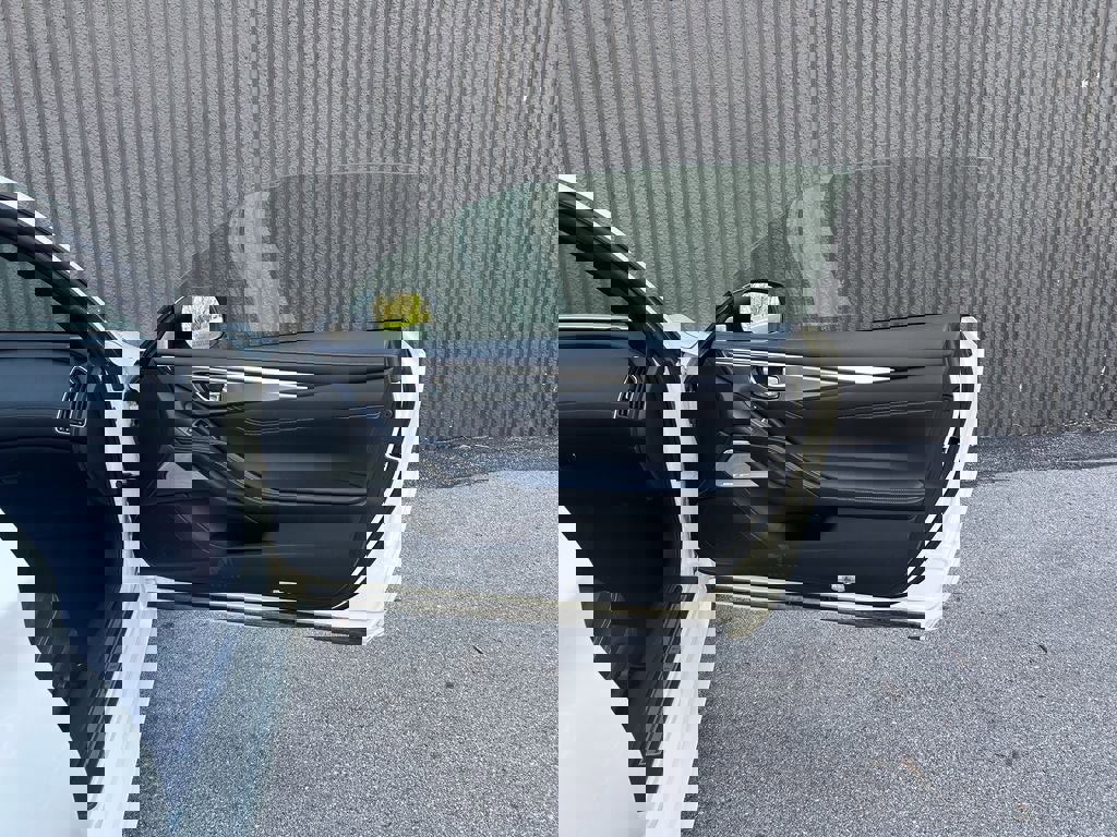 Used 2017 INFINITI Q60 w/ Cargo Package AWD/4WD image 21