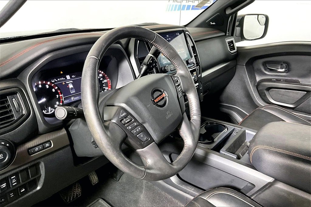Used 2021 Nissan Titan PRO-4X w/ Pro-4x Convenience Package image 10
