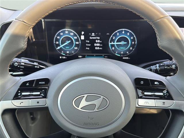 Used 2025 Hyundai Elantra SEL FWD image 18